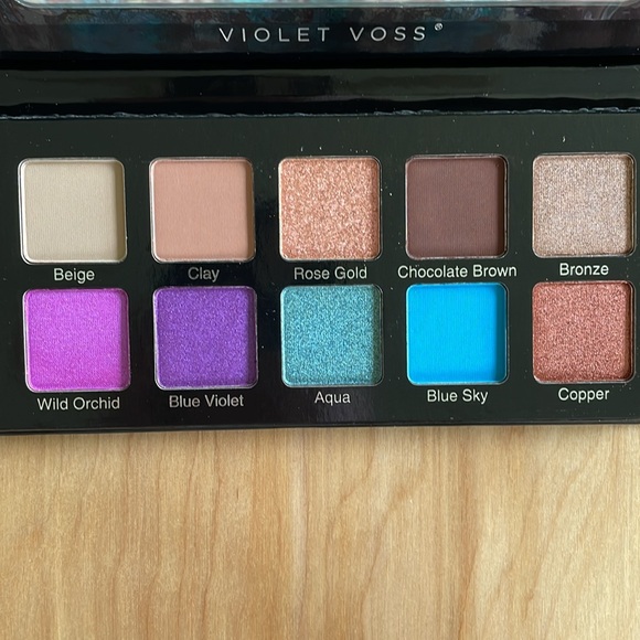 Violet Voss Essentials 2 Eyeshadow Palette - Picture 5 of 7
